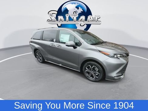 New 2026 Toyota Sienna Platinum image 2