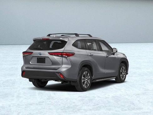 New 2026 Toyota Highlander XLE image 2
