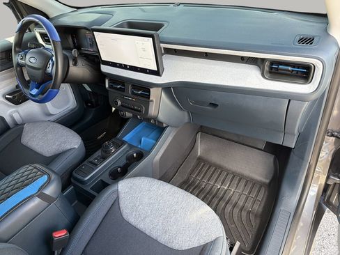 Certified 2025 Ford Maverick XLT FWD image 12