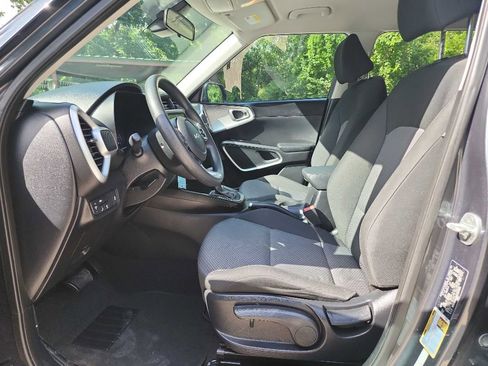 Used 2022 Kia Soul LX w/ Technology Package image 13