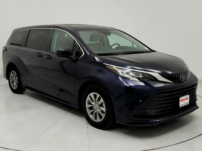 Certified 2022 Toyota Sienna LE