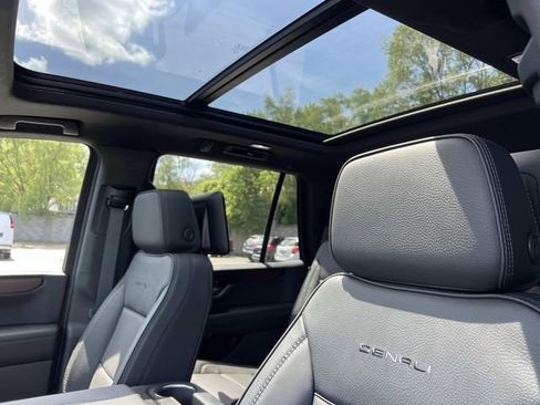 New 2026 GMC Yukon Denali w/ Advanced Technology Package AWD/4WD image 22