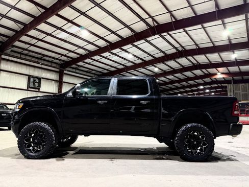 Used 2019 RAM 1500 Laramie AWD/4WD image 8
