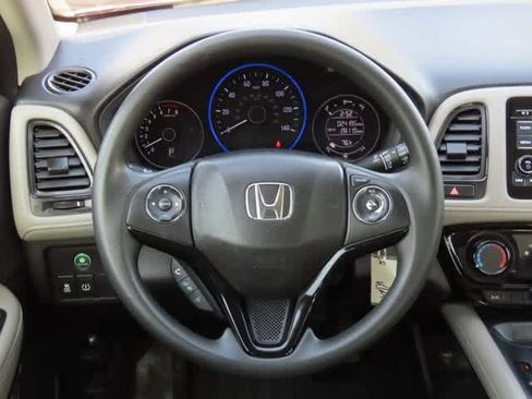 Certified 2022 Honda HR-V LX image 18