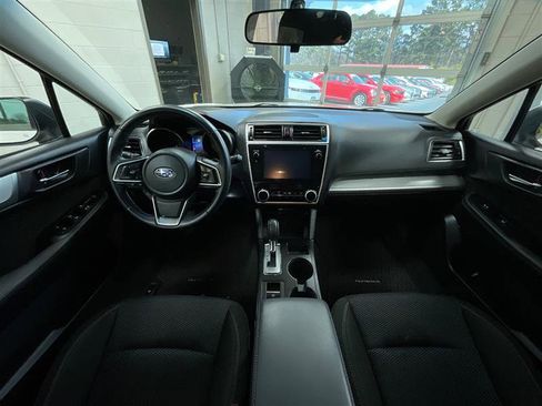 Used 2018 Subaru Outback 2.5i Premium image 18