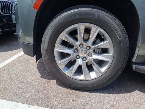 Used 2023 Chevrolet Tahoe Premier RWD image 9