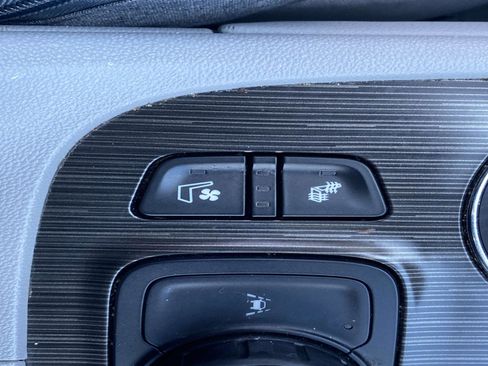 Used 2021 GMC Acadia SLT w/ Technology Package image 26