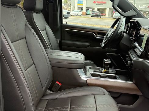 Used 2023 Chevrolet Silverado 1500 High Country w/ High Country Premium Package image 27