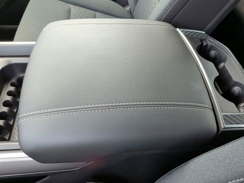 New 2026 RAM 1500 4x4 Crew Cab image 36