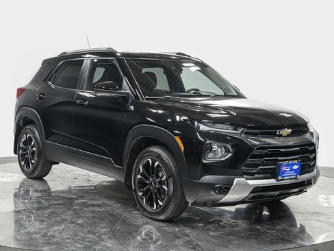 Used 2023 Chevrolet TrailBlazer LT w/ Convenience Package AWD/4WD image 9