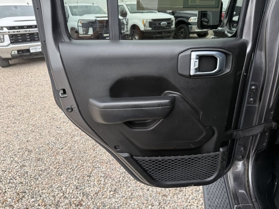 Used 2023 Jeep Gladiator Sport AWD/4WD image 25