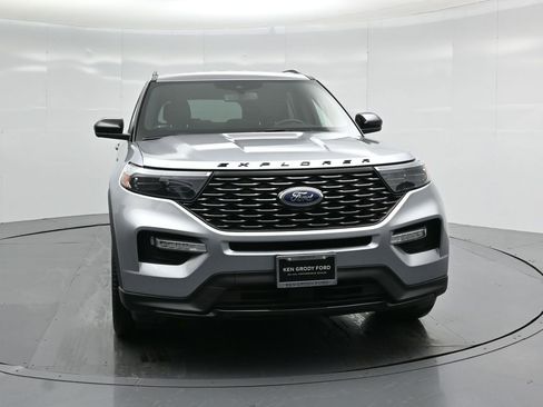 Certified 2023 Ford Explorer ST-Line w/ Class IV Trailer Tow Package image 60