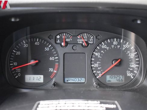 Used 2002 Volkswagen Eurovan MV FWD image 16