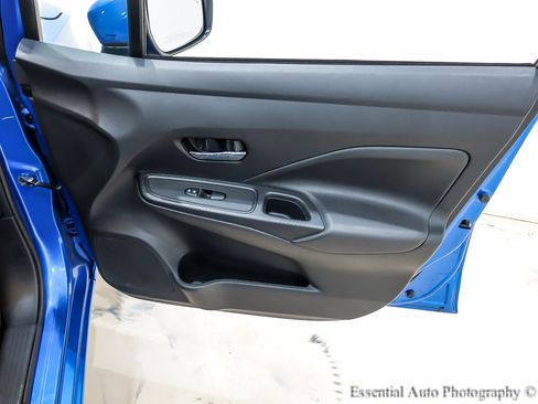 Used 2023 Nissan Versa SV image 28