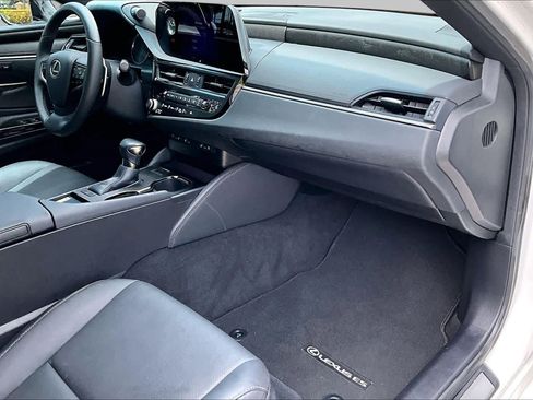 Used 2024 Lexus ES 350 w/ Premium Package FWD image 19