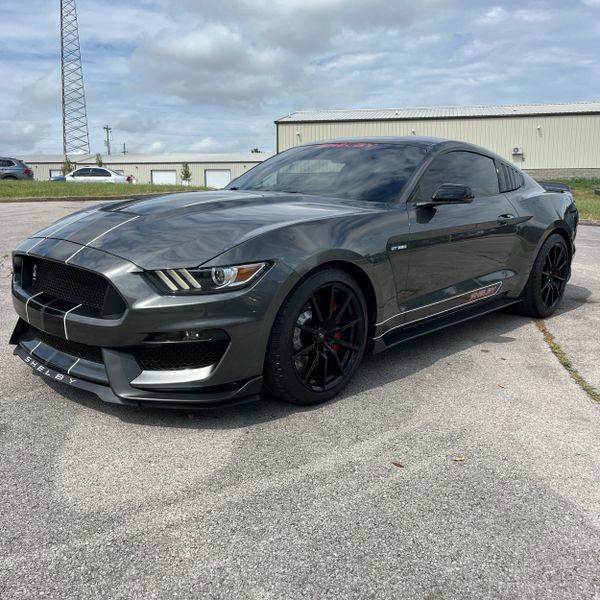 Used 2016 Ford Mustang Shelby GT350 w/ Technology Package RWD image 3