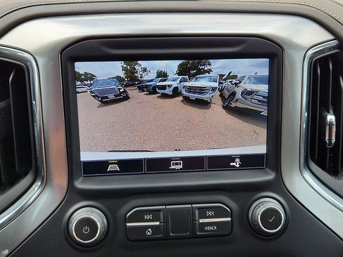 Used 2022 Chevrolet Silverado 1500 LTZ w/ LTZ Convenience Package II AWD/4WD image 19