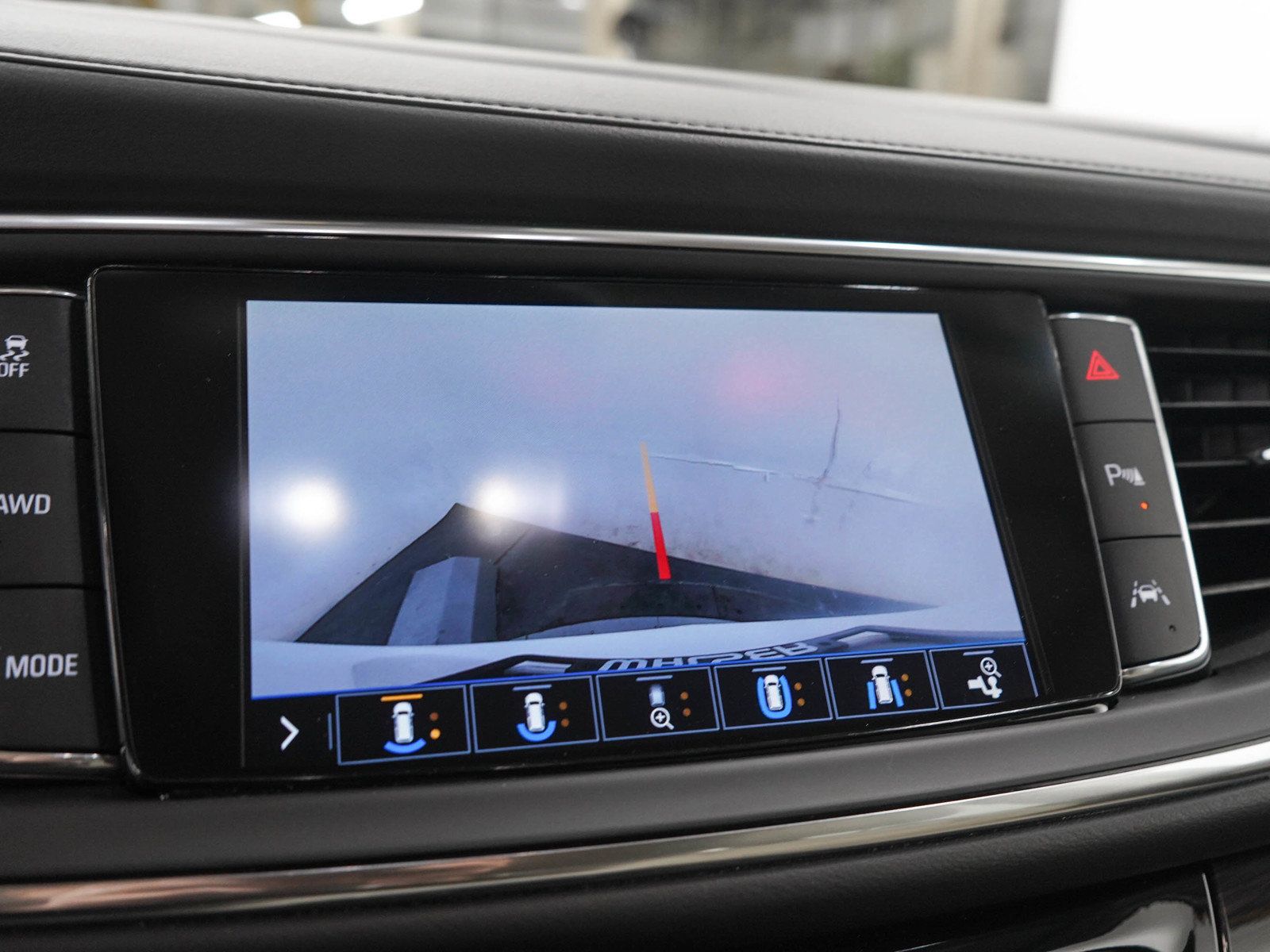 Used 2020 Buick Enclave Premium w/ Surround and Sites Package AWD/4WD image 31