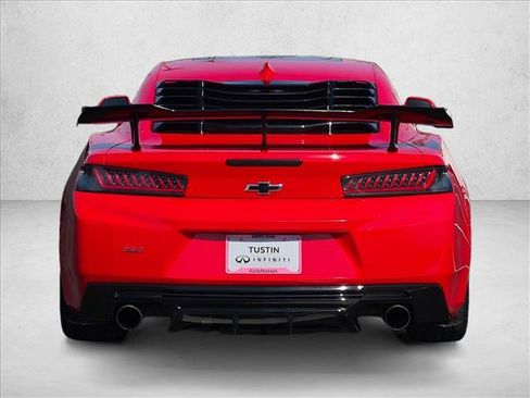 Used 2018 Chevrolet Camaro SS RWD image 7