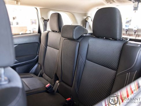 Used 2020 Mitsubishi Outlander ES FWD image 29