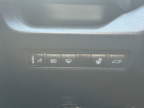 Used 2021 Toyota RAV4 XLE image 31