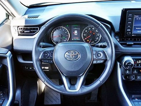 Used 2022 Toyota RAV4 XLE w/ Convenience Package FWD image 20