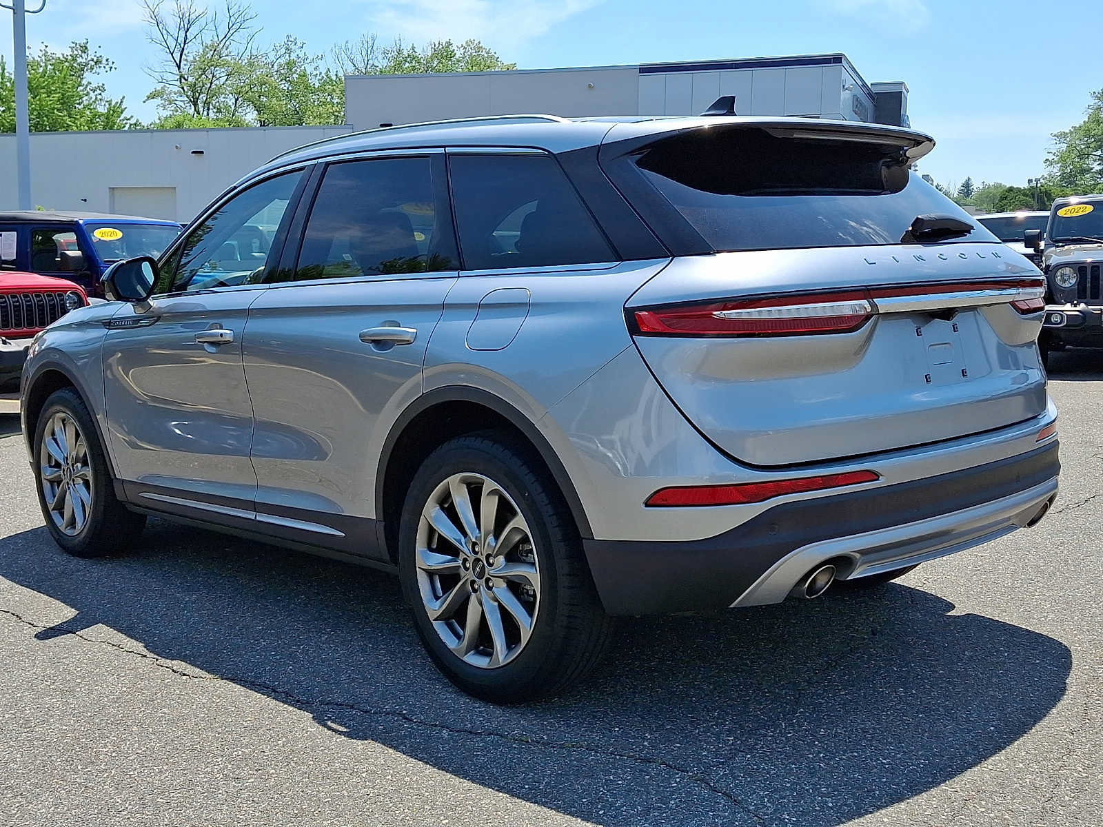 Used 2022 Lincoln Corsair AWD w/ Premium Package image 4