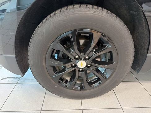 Used 2020 Chevrolet Equinox LS image 11