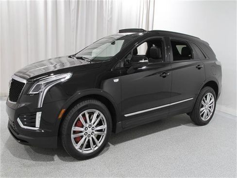 Certified 2022 Cadillac XT5 Sportv image 3