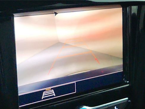 Used 2023 Chevrolet Traverse LT FWD image 28