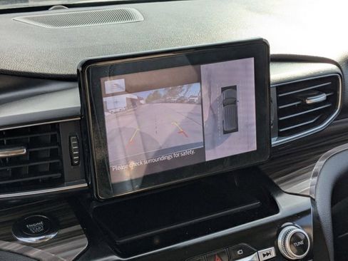 Used 2023 Ford Explorer Limited image 21