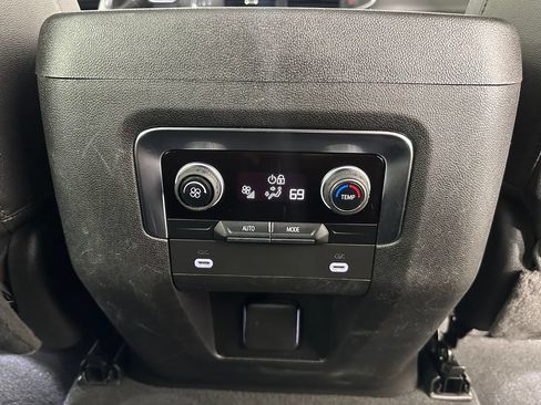 Used 2024 Chevrolet Suburban Z71 AWD/4WD image 34