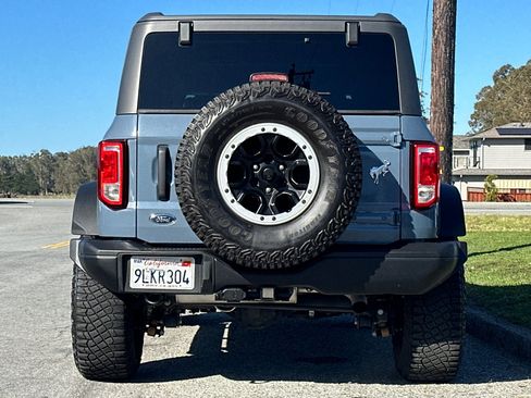 Used 2023 Ford Bronco Black Diamond w/ Sasquatch Package image 4