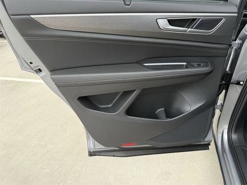 New 2026 Volkswagen Atlas Cross Sport SE image 23