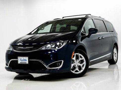 Used 2019 Chrysler Pacifica Touring-L Plus w/ Advanced Safetytec Group image 1