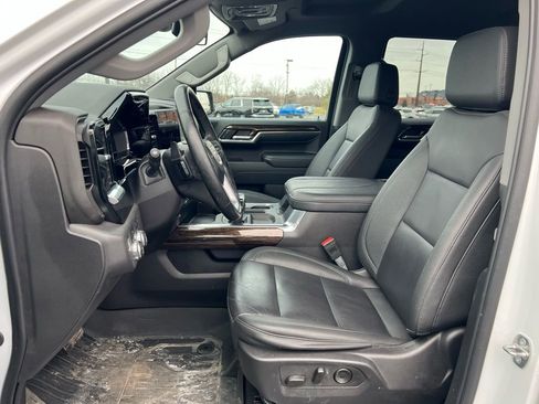 Used 2024 GMC Sierra 1500 Elevation w/ Elevation Premium Package image 8