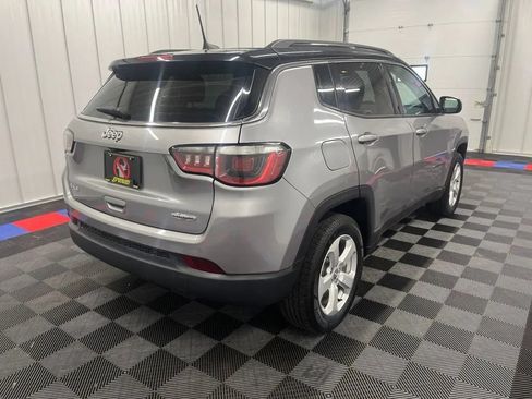 Used 2018 Jeep Compass Latitude w/ Popular Equipment Group AWD/4WD image 3