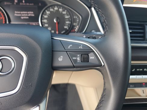 Used 2021 Audi Q5 Premium w/ Convenience Package image 23