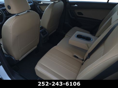 Used 2024 Volkswagen Tiguan SE R-Line AWD/4WD image 31