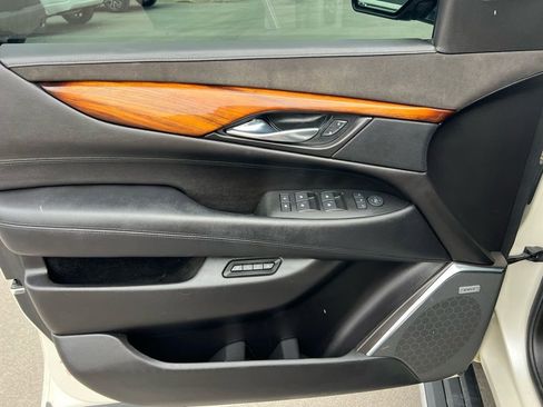 Used 2015 Cadillac Escalade Premium image 14