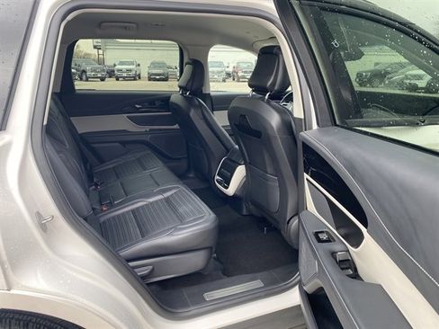 Used 2024 Lincoln Nautilus Reserve image 8