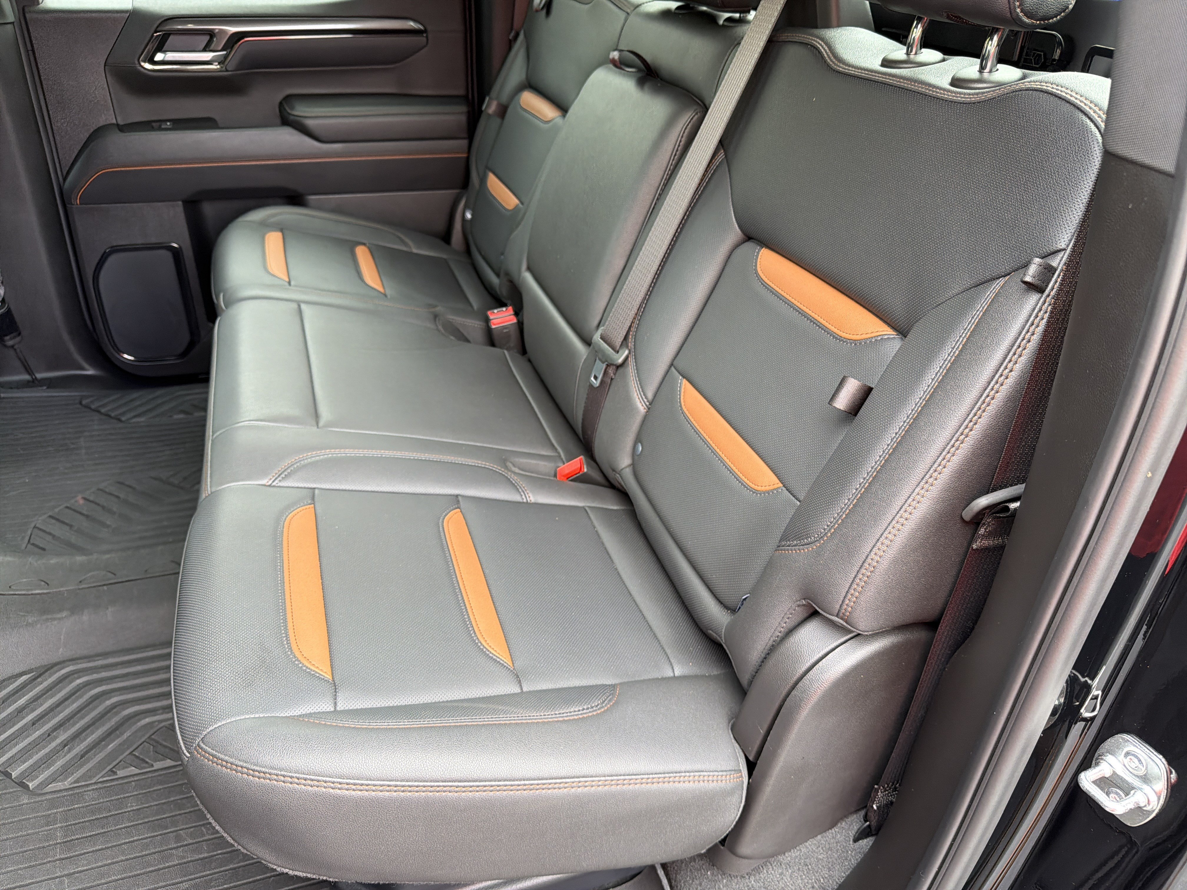 Used 2025 GMC Sierra 1500 AT4 w/ AT4 Premium Package AWD/4WD image 18