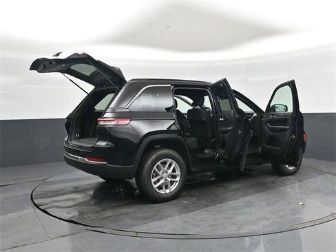 New 2025 Jeep Grand Cherokee Laredo image 45