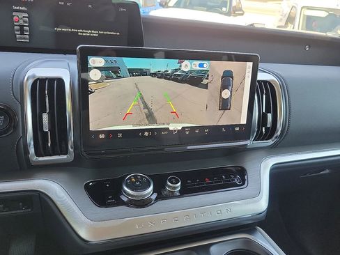 New 2025 Ford Expedition Max Platinum w/ Driver's Package AWD/4WD image 17