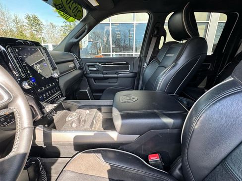 Used 2020 RAM 2500 Laramie w/ Night Edition image 36