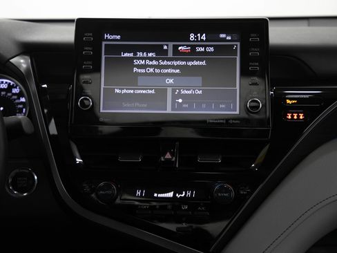 Used 2022 Toyota Camry XLE FWD image 15
