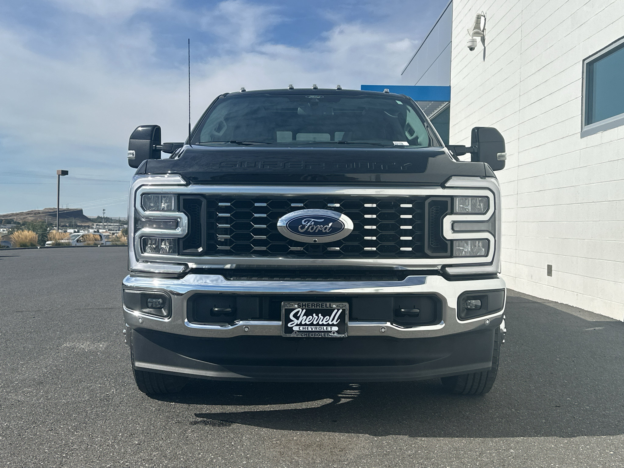 Used 2026 Ford F350 Lariat w/ Lariat Ultimate Package AWD/4WD image 2