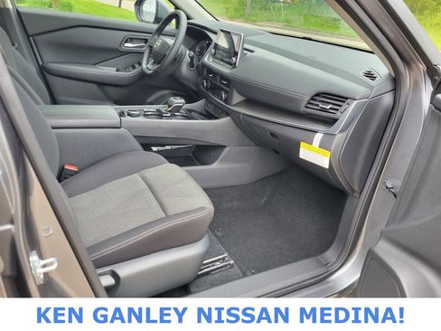 Certified 2026 Nissan Rogue SV AWD/4WD image 52