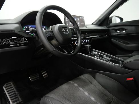 Used 2025 Honda Accord Sport image 12