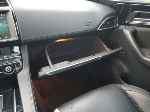 Used 2020 Jaguar F-PACE Prestige image 27